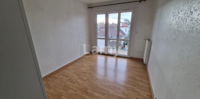 Image 5 sur 17 - Appartement  ·  Location · Auxerre (89000) · 4 pièces · 82m²