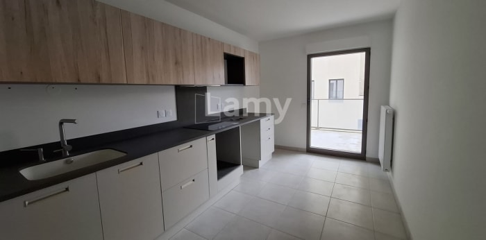 Image 8 sur 13 - Appartement  ·  Location · Bordeaux (33800) · 5 pièces · 123m²