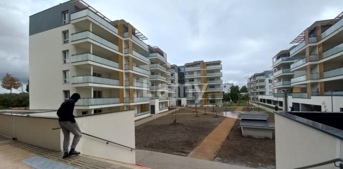Image 1 sur 7 - Appartement  ·  Location · Clermont Ferrand (63100) · 2 pièces · 38m²