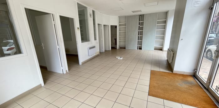 Image 8 sur 8 - Local  ·  Location · Villefranche Sur Saone (69400) · 59m²