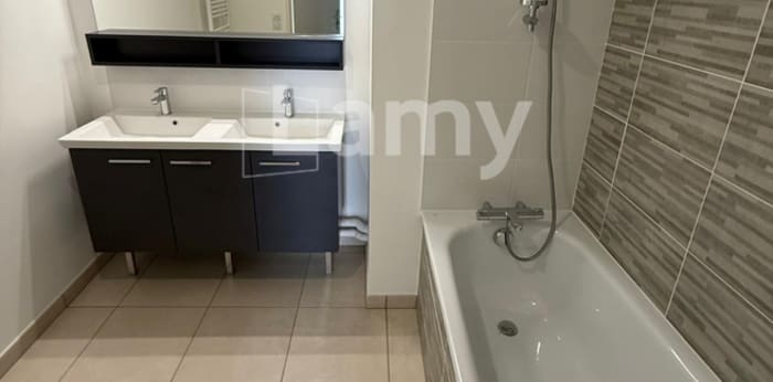 Image 7 sur 10 - Appartement  ·  Location · Talence (33400) · 5 pièces · 107m²