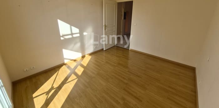 Image 10 sur 15 - Appartement  ·  Location · St Georges Sur Baulche (89000) · 3 pièces · 81m²