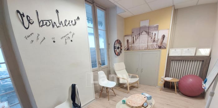 Image 1 sur 3 - Bureaux  ·  Location · Morlaas (64160) · 15m²