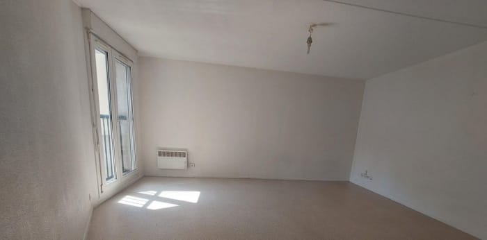 Image 6 sur 7 - Appartement  ·  Location · Chambery (73000) · 1 pièce · 29m²