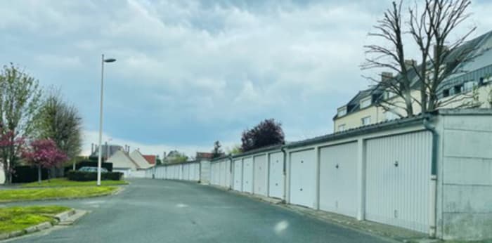 Image 1 sur 4 - Parking/box  ·  Location · Compiegne (60200)