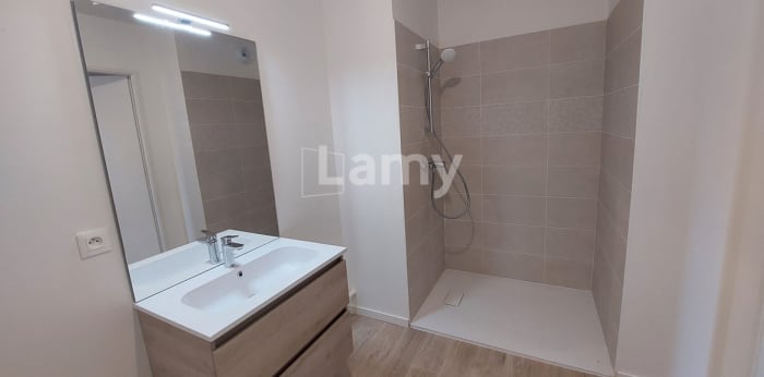 Image 3 sur 6 - Appartement  ·  Location · Mont De Marsan (40000) · 1 pièce · 27m²