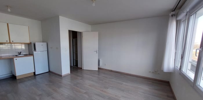 Image 1 sur 9 - Appartement  ·  Location · La Roche Sur Yon (85000) · 2 pièces · 43m²