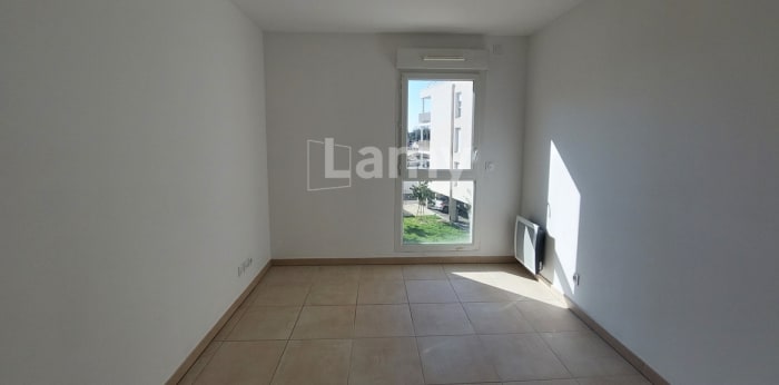 Image 8 sur 18 - Appartement  ·  Location · Arles (13200) · 3 pièces · 59m²
