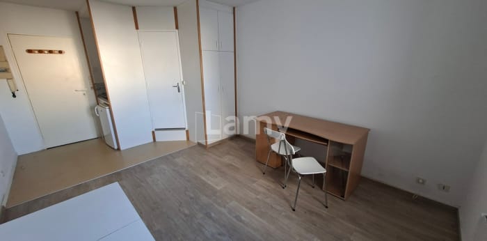 Image 1 sur 5 - Appartement  ·  Location · Clermont Ferrand (63000) · 19m²
