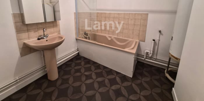 Image 6 sur 9 - Appartement  ·  Location · Auxerre (89000) · 2 pièces · 39m²