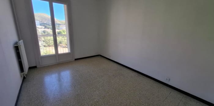 Image 9 sur 14 - Appartement  ·  Location · Marseille (13010) · 4 pièces · 73m²