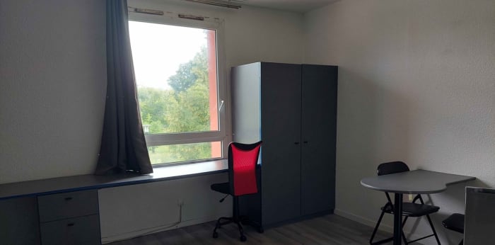 Image 4 sur 7 - Appartement  ·  Location · Guyancourt (78280) · 1 pièce · 19m²