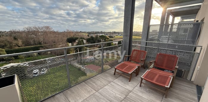 Image 1 sur 13 - Appartement  ·  Location · Arles (13200) · 2 pièces · 40m²