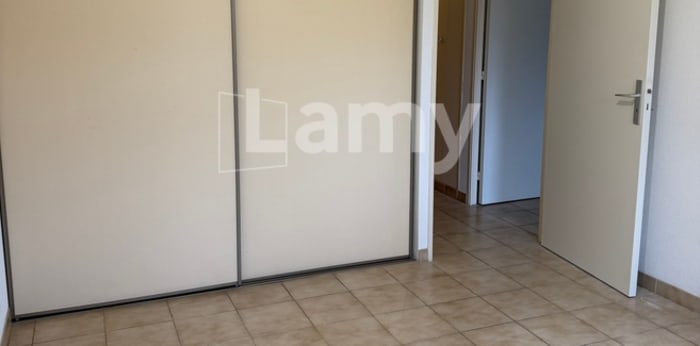 Image 11 sur 15 - Appartement  ·  Location · Salon De Provence (13300) · 3 pièces · 73m²