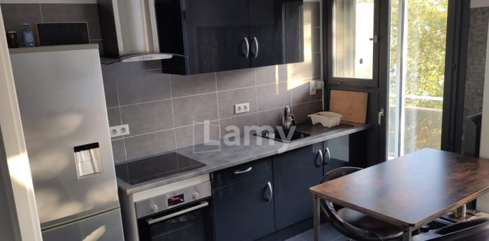 Image 2 sur 7 - Appartement  ·  Location · Chambery (73000) · 2 pièces · 44m²