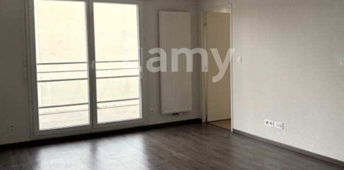 Image 3 sur 9 - Appartement  ·  Location · Clermont Ferrand (63100) · 2 pièces · 42m²