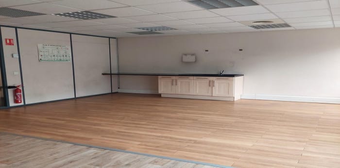 Image 2 sur 7 - Bureaux  ·  Location · Meylan (38240) · 308m²