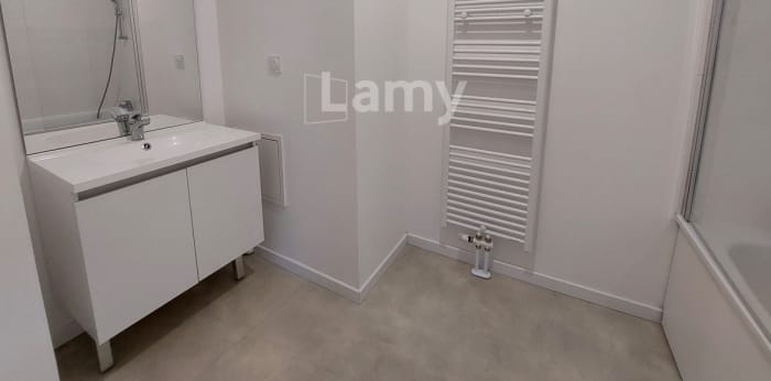Image 8 sur 10 - Appartement  ·  Location · Tourcoing (59200) · 5 pièces · 91m²