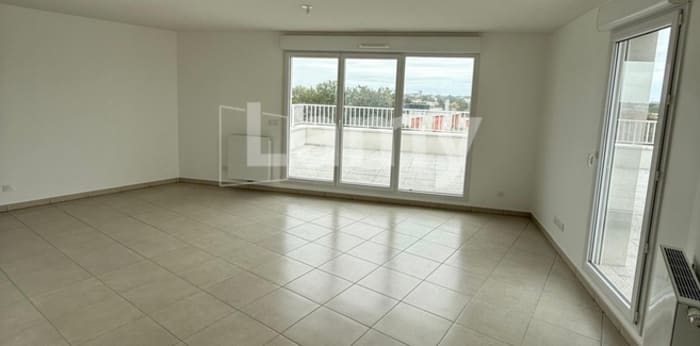 Image 1 sur 6 - Appartement  ·  Location · Talence (33400) · 5 pièces · 107m²
