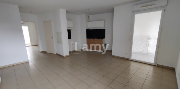 Image 3 sur 10 - Appartement  ·  Location · Marseille 03 (13003) · 2 pièces · 46m²