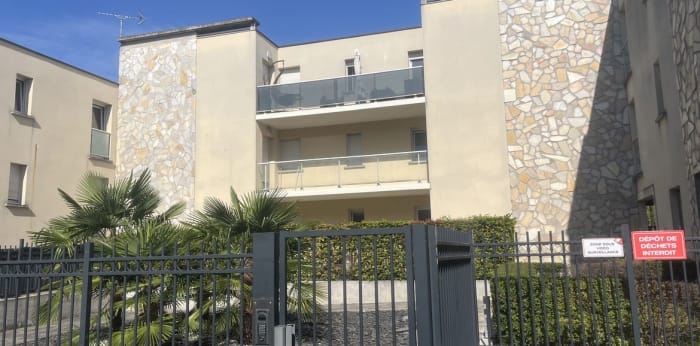 Image 2 sur 4 - Parking/box  ·  Location · Reims (51100) · 1m²