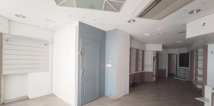 Image 3 sur 10 - Local  ·  Location · Voiron (38500) · 61m²