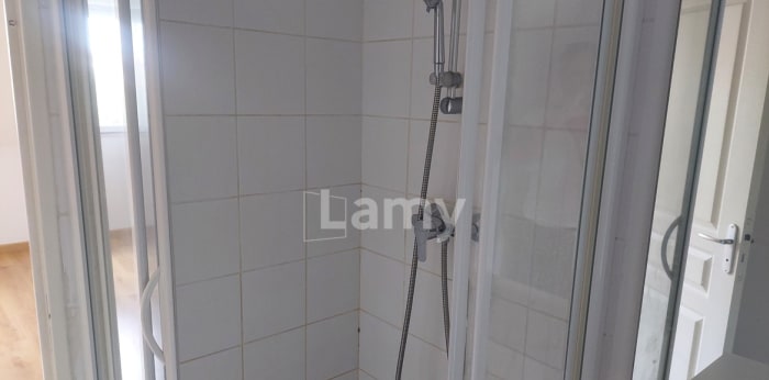 Image 7 sur 7 - Maison/villa  ·  Location · St Remy (71100) · 4 pièces · 90m²