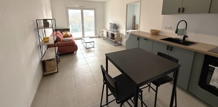 Image 4 sur 13 - Appartement  ·  Location · Arles (13200) · 2 pièces · 40m²