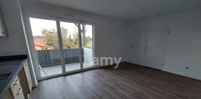 Image 2 sur 8 - Appartement  ·  Location · Vielle St Girons (40560) · 1 pièce · 33m²