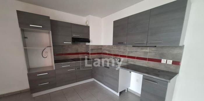 Image 4 sur 12 - Appartement  ·  Location · Le Rove (13740) · 3 pièces · 59m²