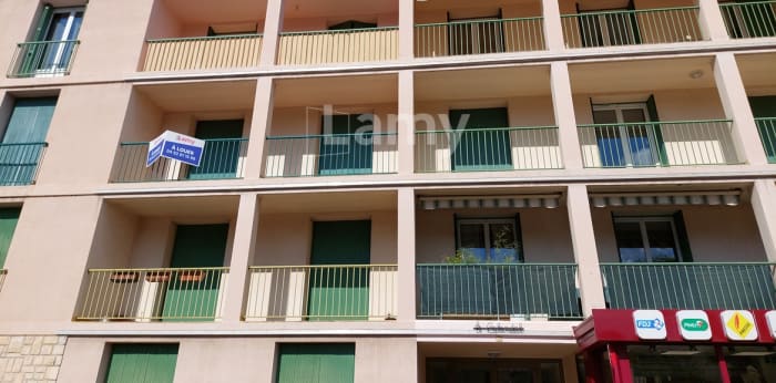 Image 5 sur 8 - Appartement  ·  Location · Sisteron (04200) · 4 pièces · 95m²