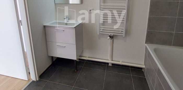 Image 5 sur 8 - Appartement  ·  Location · Champagne Sur Seine (77430) · 2 pièces · 36m²