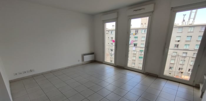 Image 1 sur 9 - Appartement  ·  Location · Marseille (13005) · 2 pièces · 39m²