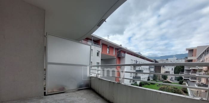 Image 2 sur 9 - Appartement  ·  Location · Grenoble (38000) · 2 pièces · 50m²