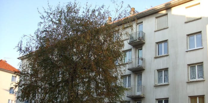 Image 1 sur 4 - Parking/box  ·  Location · Besancon (25000) · 12m²