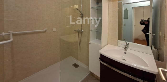 Image 6 sur 11 - Appartement  ·  Location · Aix En Provence (13100) · 1 pièce · 37m²