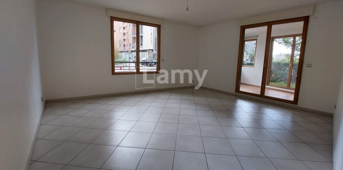 Image 3 sur 10 - Appartement  ·  Location · Lyon 08 (69008) · 4 pièces · 93m²
