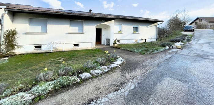 Image 2 sur 12 - Appartement  ·  Location · Morbier (39400) · 2 pièces · 61m²