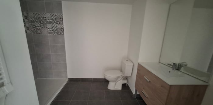 Image 12 sur 13 - Appartement  ·  Location · Marseille (13011) · 3 pièces · 65m²