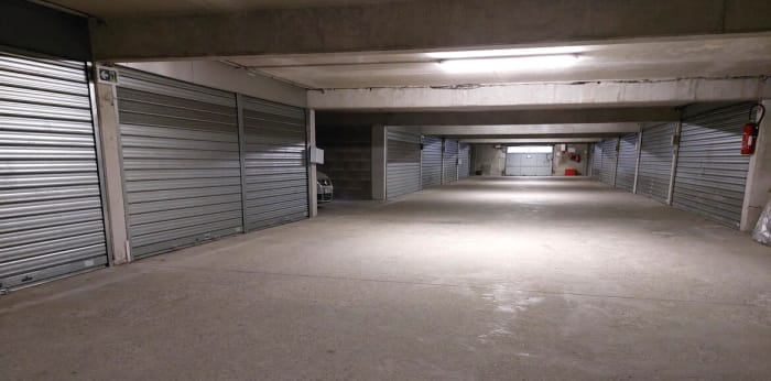 Image 1 sur 2 - Parking/box  ·  Location · Reims (51100) · 10m²