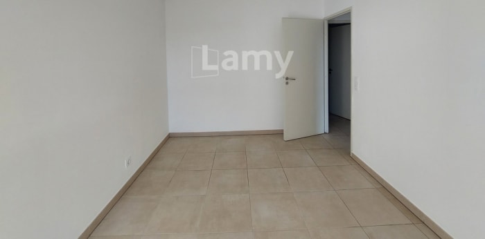 Image 9 sur 18 - Appartement  ·  Location · Arles (13200) · 3 pièces · 59m²