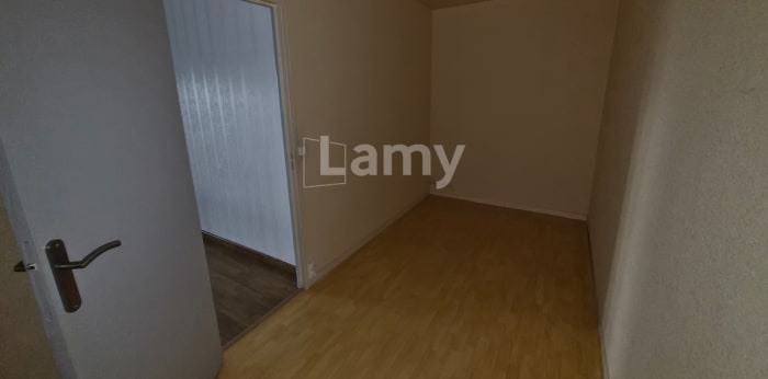 Image 11 sur 17 - Appartement  ·  Location · Auxerre (89000) · 4 pièces · 82m²