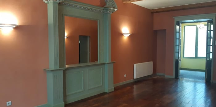 Image 1 sur 9 - Appartement  ·  Location · Issoire (63500) · 5 pièces · 141m²