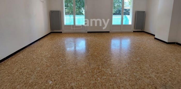 Image 6 sur 11 - Appartement  ·  Location · Sisteron (04200) · 4 pièces · 89m²