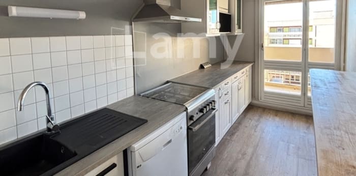 Image 1 sur 7 - Appartement  ·  Location · Angouleme (16000) · 3 pièces · 67m²