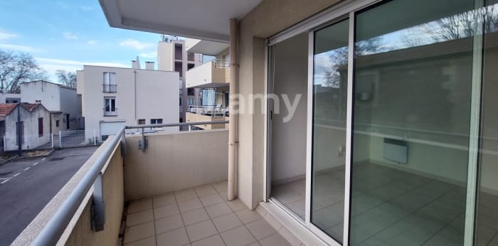 Image 1 sur 13 - Appartement  ·  Location · Nimes (30900) · 2 pièces · 47m²