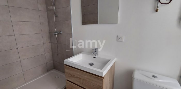 Image 7 sur 8 - Appartement  ·  Location · Ales (30100) · 1 pièce · 16m²