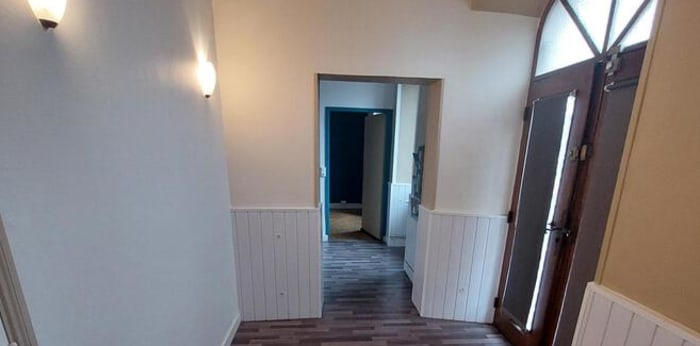 Image 4 sur 9 - Local  ·  Location · Issoire (63500) · 3 pièces · 59m²