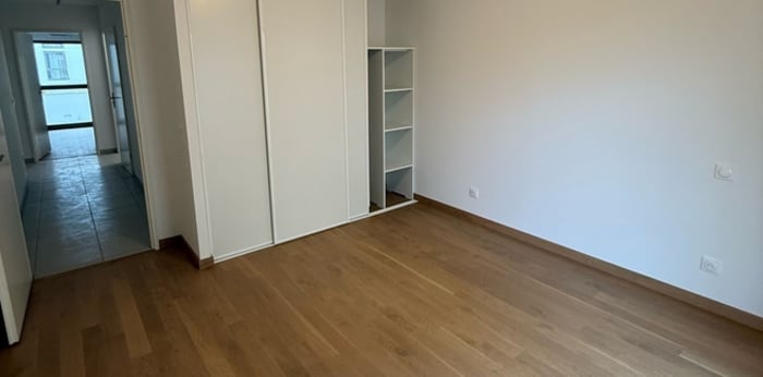 Image 5 sur 8 - Appartement  ·  Location · Bordeaux (33800) · 5 pièces · 125m²