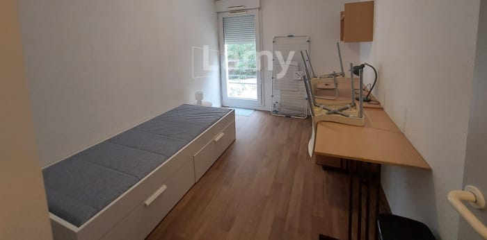 Image 1 sur 11 - Appartement  ·  Location · Nimes (30000) · 1 pièce · 18m²